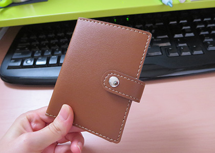 cardholder_04