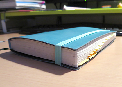 手帳やノートのしおり代わりにも ロフト限定発売中のバンド付きの下敷きがしっくりきた話 ぴらめこな生活